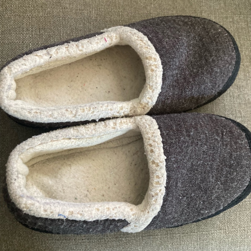 Isotoner Slippers